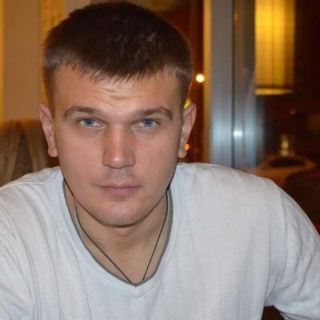 Роман Pогов